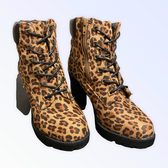 Leopard Print Ankle Boots Size 8.5 - Picture 3 of 5